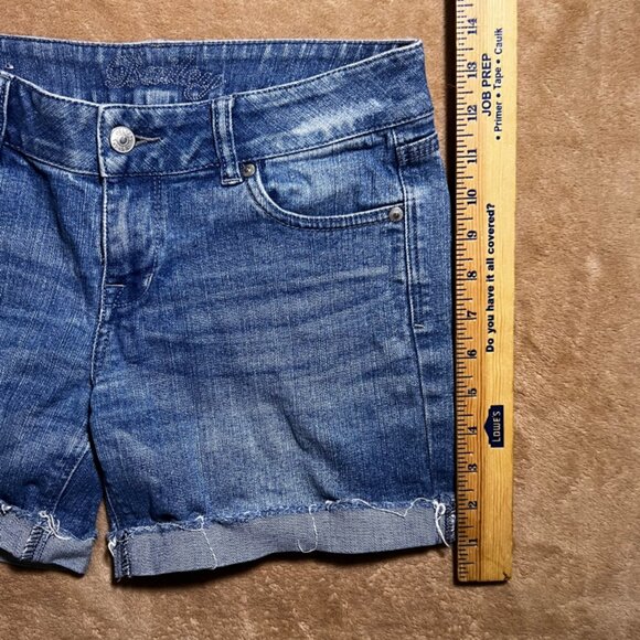 dELiA's Bailey Women 5/6‎ Cuffed Stretch Distressed Blue Denim Shorts (N) - Picture 4 of 7